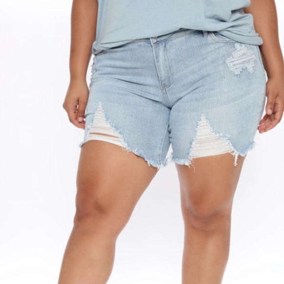 ♥️ Fashion Nova Almost Famous shorts - Picture 4 of 16